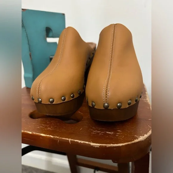 Anthropologie Seychelles Go All Out Clogs - Picture 12 of 14